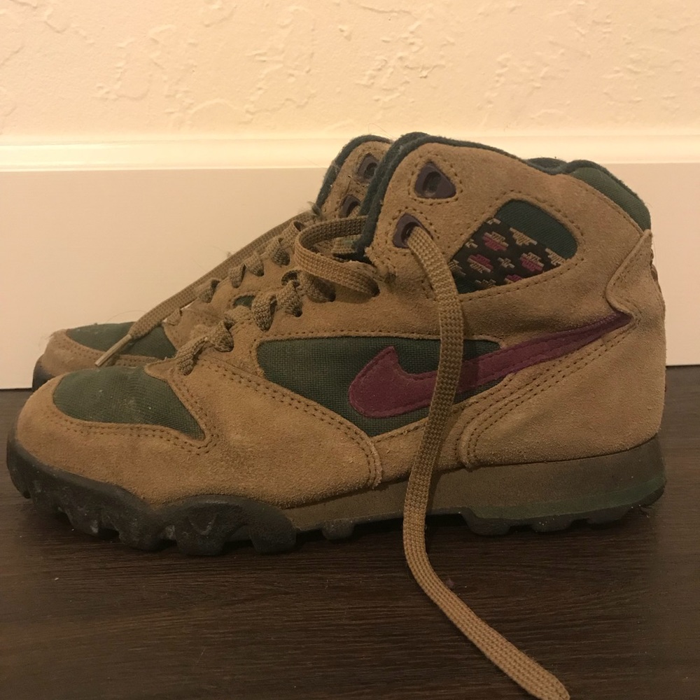 Vintage Nike hiking shoes